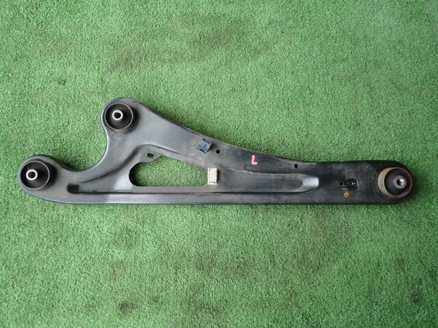 【中古】中古部品 スペーシア MK53S 左リアロアアーム 【3330450100-251018000151840】