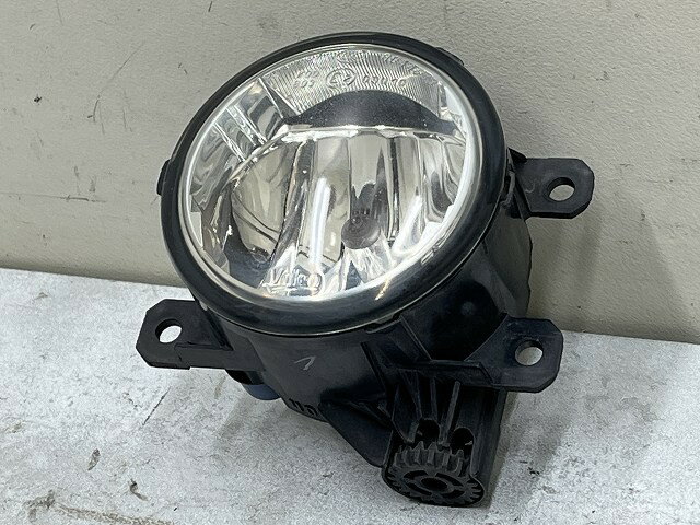 【中古】中古部品 フィアット 500 19909 右フォグランプ 【3310070100-0000Y0772110850】