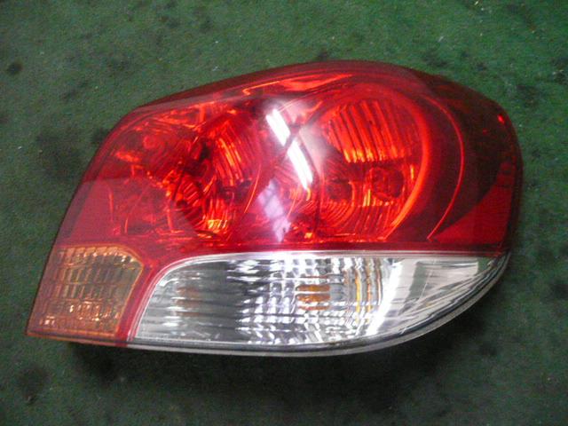 【中古】中古部品 エアトレック CU4W 右テールランプ 【3310300100-001393054815500】