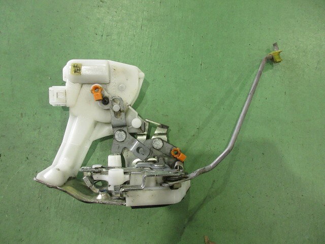 【中古】中古部品 eKワゴン H82W 左フロントドアロックソレノイド 【3310590000-202510065064560】