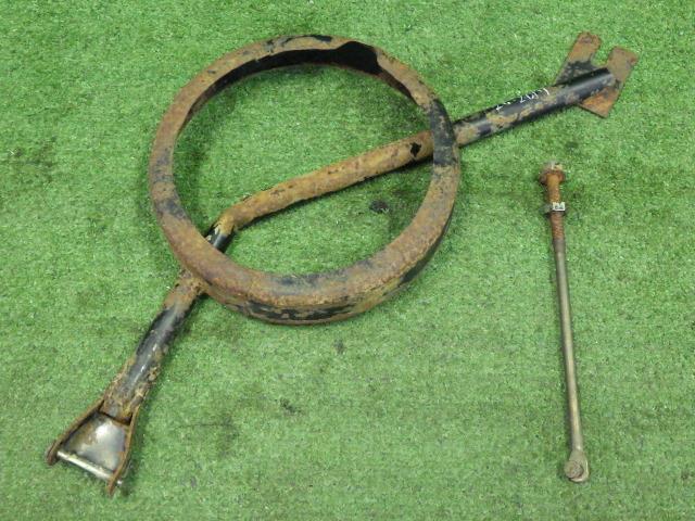 【中古】中古部品 ポーター PC56T スペアタイヤキャリア 【3330200100-252017000048180】