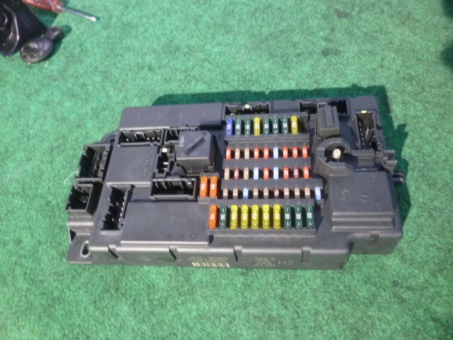 【中古】中古部品 BMW ミニ MF16S ヒューズボックス 【3540020100-000007102667800】