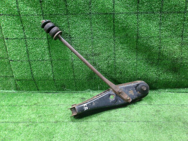 【中古】中古部品 アクティ HA4 右フロントロアアーム 【3330420100-251018000551720】