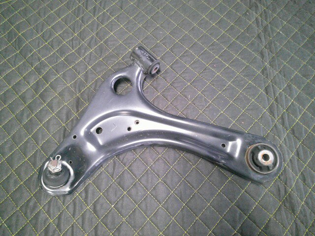 【中古】中古部品 ハイゼット S510P 左フロントロアアーム 【3330660100-000023334751740】