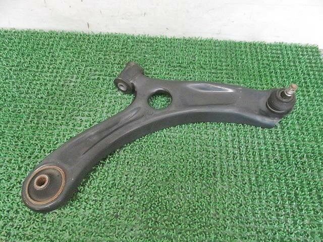 【中古】中古部品 ハスラー MR41S 右フロントロアアーム 【3330380100-000033031051720】