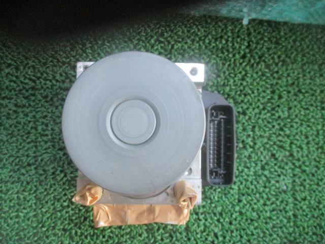 【中古】中古部品 エクストレイル HT32 ABSアクチュエーター 【3500080000-251015000342500】