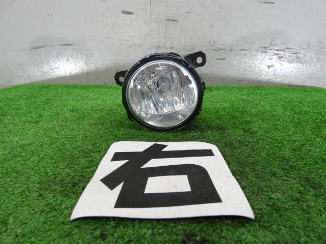 【中古】中古部品 フィアット パンダ 13909 右フォグランプ 【3260250000-000025150410850】