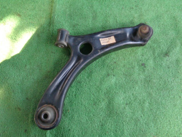 【中古】中古部品 モコ MG33S 右フロントロアアーム 【3340030100-684089000051720】