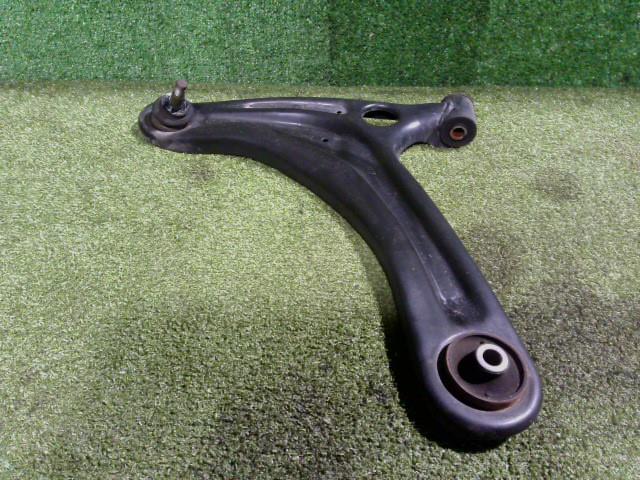 【中古】中古部品 NV100クリッパー DR17V 左フロントロアアーム 【3260300000-251031000851740】