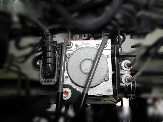 【中古】中古部品 エブリィ DA17V ABSアクチュエーター 【3310050100-240912000142500】