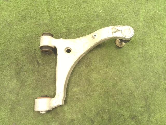 【中古】中古部品 セルシオ UCF31 右リアアッパアーム 【3310200100-000022351351830】