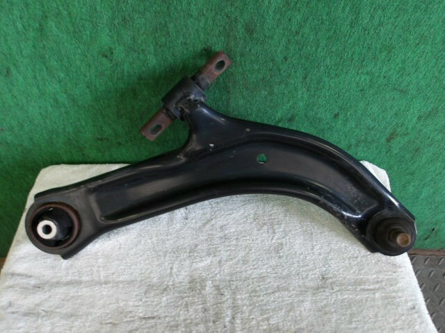 【中古】中古部品 セレナ FC26 右フロントロアアーム 【3310420000-000002385251720】