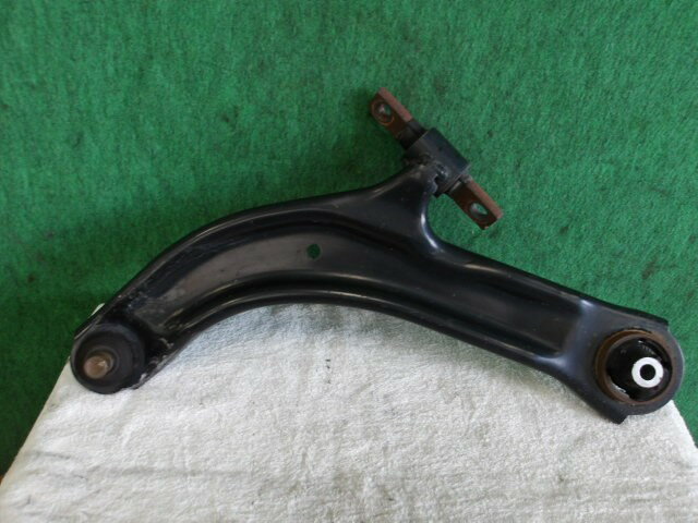 【中古】中古部品 セレナ FC26 左フロントロアアーム 【3310420000-000002385251740】