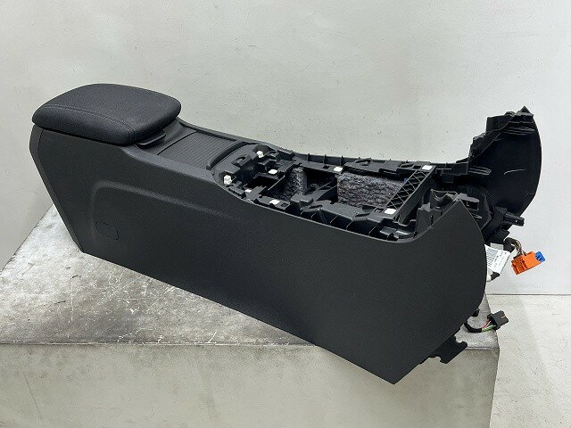 【中古】中古部品 プジョー 308 T9WYH01 コンソールボックス 【3310070100-0000Y0772977100】