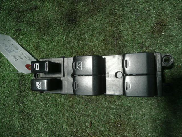 【中古】中古部品 エクシーガ YA4 パワーウインドウスイッチ 【3310300100-001599902161900】