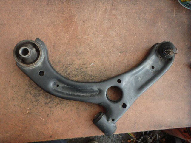 【中古】中古部品 ムーヴ LA150S 左フロントロアアーム 【3331010800-000023760551740】