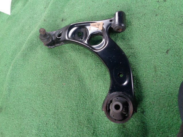 【中古】中古部品 タント L350S 左フロントロアアーム 【3340030100-027200600051741】