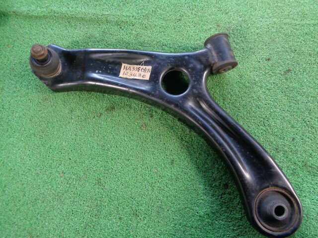 【中古】中古部品 アルト HA35S 左フロントロアアーム 【3340030100-123420000051740】