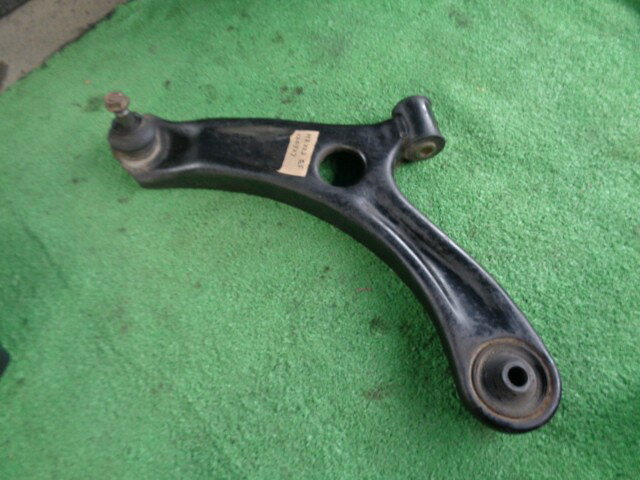 【中古】中古部品 ラパン HE22S 左フロントロアアーム 【3340030100-126937000051740】