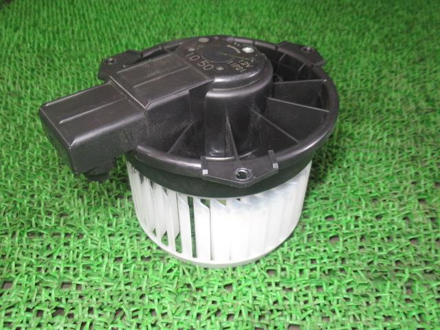 【中古】中古部品 モコ MG33S ヒーターブロアモーター 【3330540100-250804000667900】