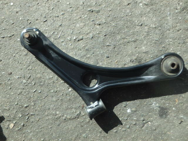 【中古】中古部品 ステラ RN1 右フロントロアアーム 【3331010800-000023695051720】
