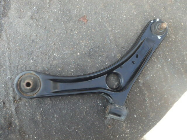 【中古】中古部品 ステラ RN1 左フロントロアアーム 【3331010800-000023695151740】