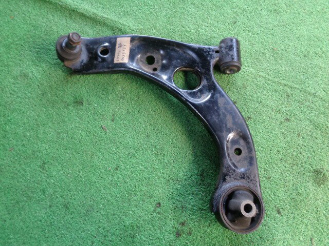 【中古】中古部品 ムーヴラテ L550S 左フロントロアアーム 【3340030100-002399700051740】