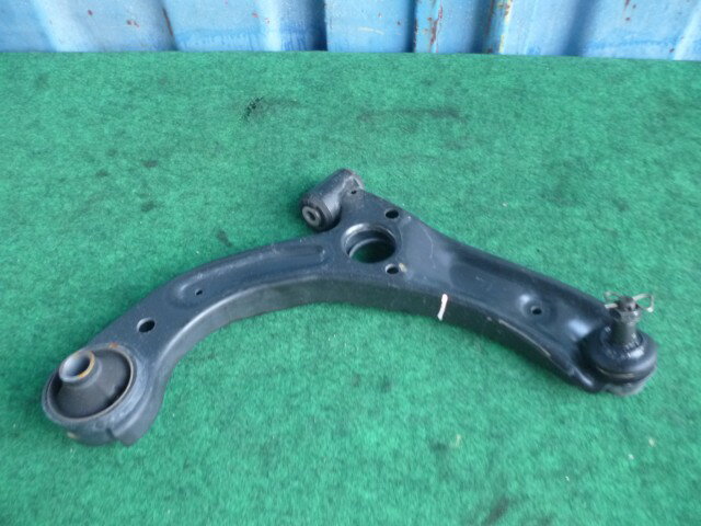 【中古】中古部品 ムーヴ LA150S 右フロントロアアーム 【3540020100-000007110151720】