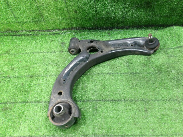 【中古】中古部品 ステラ LA160F 右フロントロアアーム 【3330420100-251023000551720】