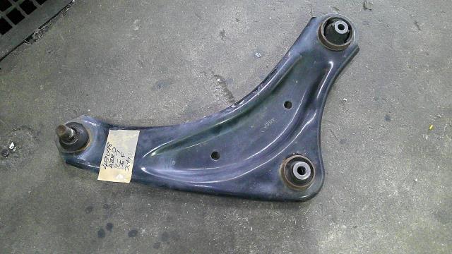 【中古】中古部品 リーフ AZE0 右フロントロアアーム 【3500080000-240228000451720】