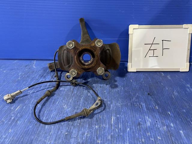 【中古】中古部品 フレアワゴン MM32S 左フロントナックルハブ 【3310050100-250305000244340】