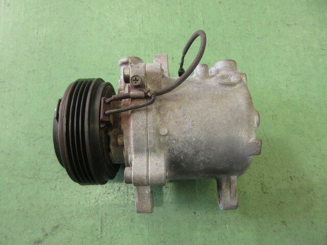 【中古】中古部品 MRワゴン MF22S A/Cコンプレッサー 【3310590000-202511009460700】