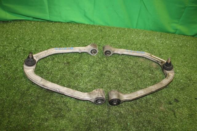 【中古】中古部品 フェアレディZ HZ33 左フロントアッパアーム 【3330950100-000052060851750】