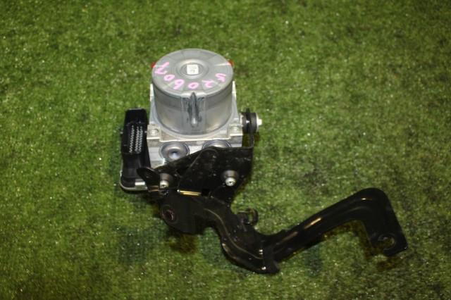 【中古】中古部品 デミオ DJ3FS ABSアクチュエーター 【3330950100-000052060742500】