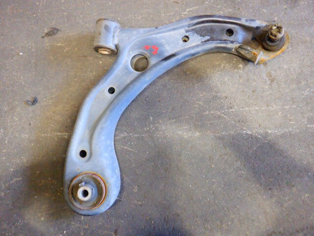 【中古】中古部品 N-BOX JF1 右フロントロアアーム 【3340140100-000025156651720】