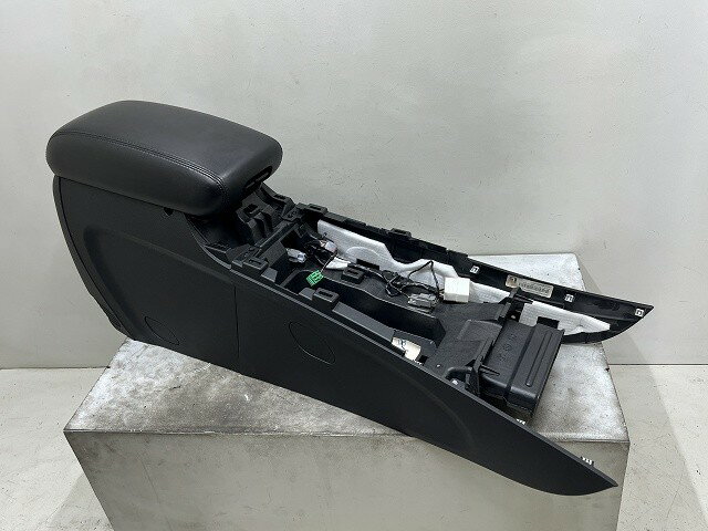 【中古】中古部品 ジープ グランドチェロキー WK36 コンソールボックス 【3310070100-0000Y0773377100】