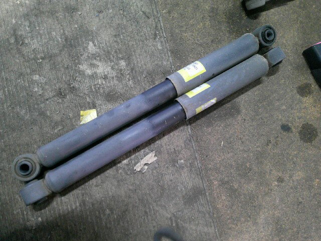 【中古】中古部品 ワゴンR MH23S 右リアショックアブソーバー 【3310410000-000253043250700】