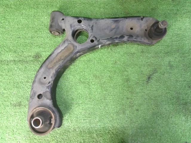 【中古】中古部品 タント LA600S 右フロントロアアーム 【3260070000-251031000351720】