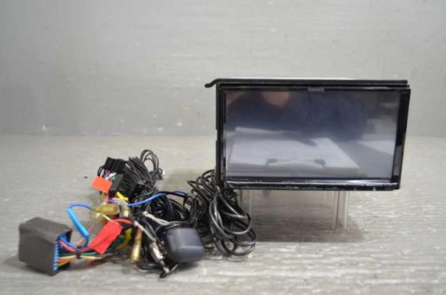 【中古】中古部品 フィット GD1 カーナビゲーション 【3310580000-251109000161310】