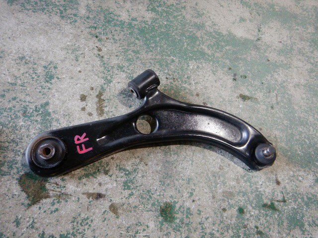 【中古】中古部品 スイフト ZC31S 右フロントロアアーム 【3330810100-251110000151720】