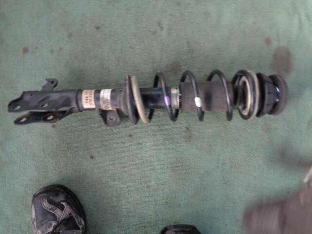 【中古】中古部品 ワゴンR MH34S 右フロントストラット 【3340030100-926884000050111】