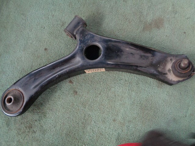 【中古】中古部品 ワゴンR MH34S 右フロントロアアーム 【3340030100-926884000051721】
