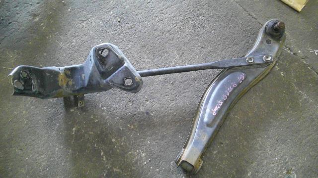 【中古】中古部品 ハイゼット S200P 右フロントロアアーム 【3500080000-251028001051720】