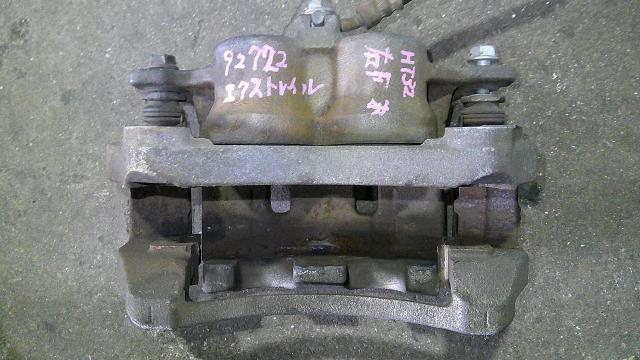 【中古】中古部品 エクストレイル HT32 右フロントキャリパー 【3500080000-251015000344330】
