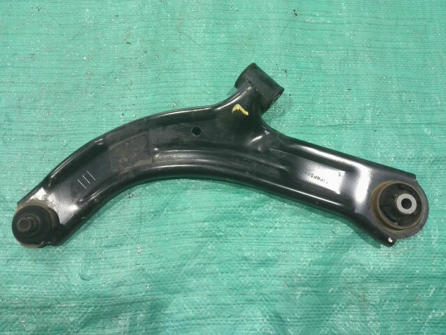 【中古】中古部品 ランサーカーゴ CVY12 左フロントロアアーム 【3310090100-202510117351740】