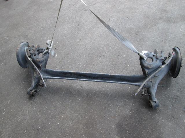 【中古】中古部品 プリウス ZVW30 リアアクスルビーム 【3310190100-000255010553500】