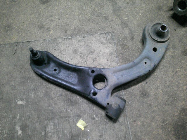 【中古】中古部品 ミライース LA300S 右フロントロアアーム 【3310410000-000253044351720】