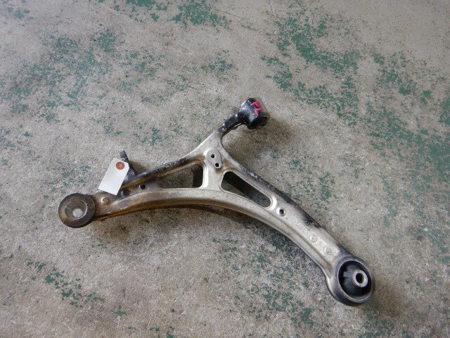 【中古】中古部品 レガシィ BM9 左フロントロアアーム 【3330810100-251110000251740】