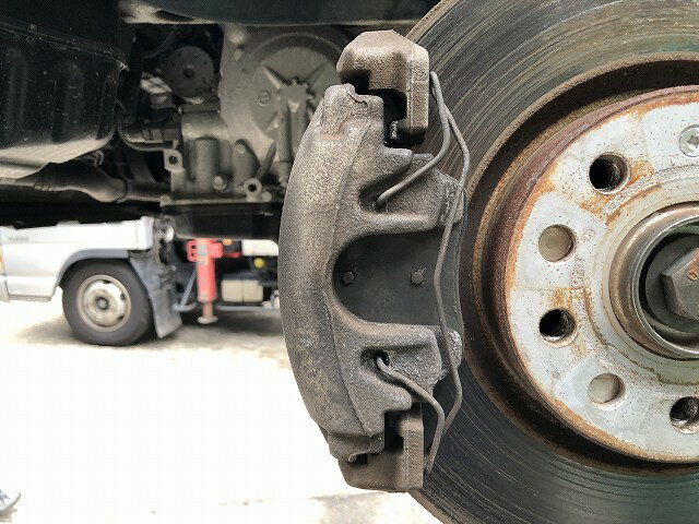 【中古】中古部品 VW パサート 3CBVY 左フロントキャリパー 【3310070100-0000Y0773544360】