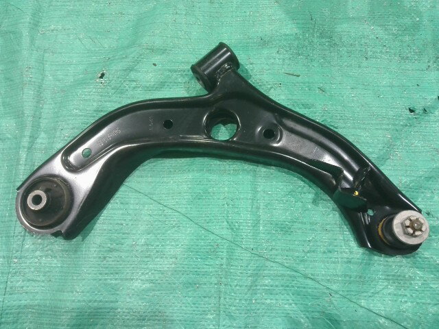 【中古】中古部品 N-BOX JF5 右フロントロアアーム 【3310090100-202509113151720】